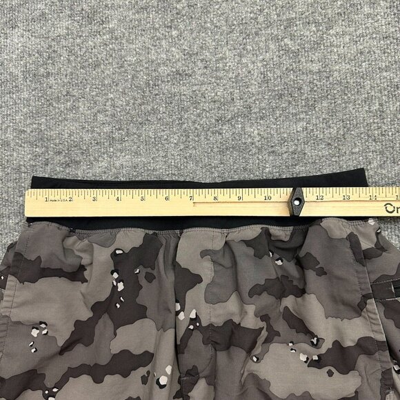 Fabletics Athletic Lined Shorts Men Medium Gray Camo Lightweight Stretch Running - Picture 5 of 7